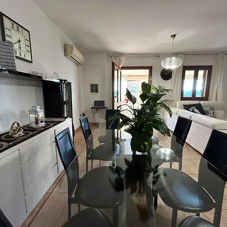 La Casa Dei Fenicotteri Bed & Breakfast Olbia